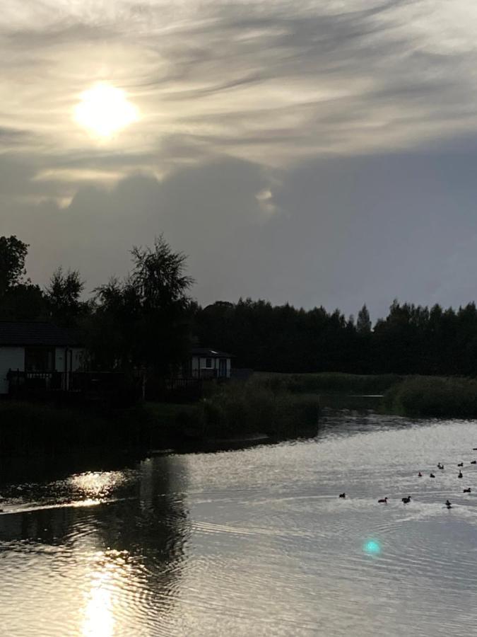 Augusta Lodge Уисбийч Екстериор снимка